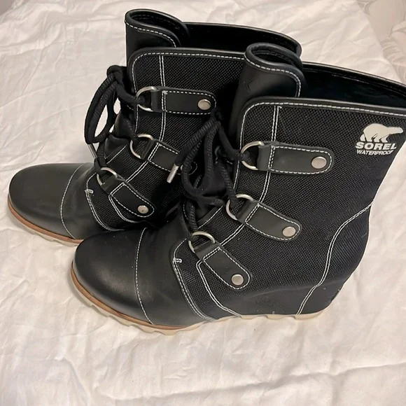 Sorel Joan of arctic black and white wedge boot - Picture 2 of 7